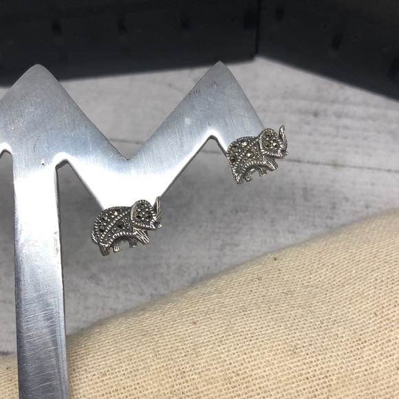 Sterling silver 925 marcasite small size elephant post earrings casual everyday. - Picture 5 of 6
